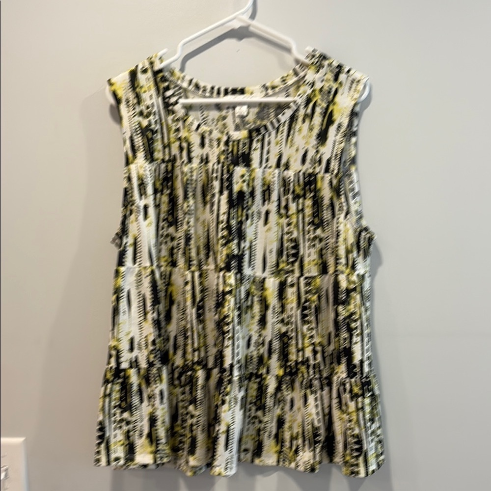 Studio Black and White Pleated Sleeveless Blouse